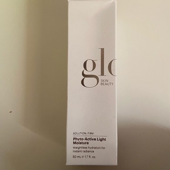 NEW Glo skin beauty phyto light moisturizer